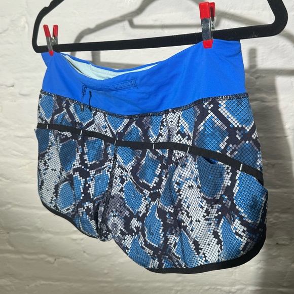 Lululemon Run Speed Short 4-way Stretch in Blue Snake Promt - Picture 5 of 10
